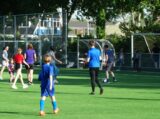 Laatste training S.K.N.W.K. JO11-1JM van seizoen 2022-2023 (partijtje tegen de ouders) (76/221)